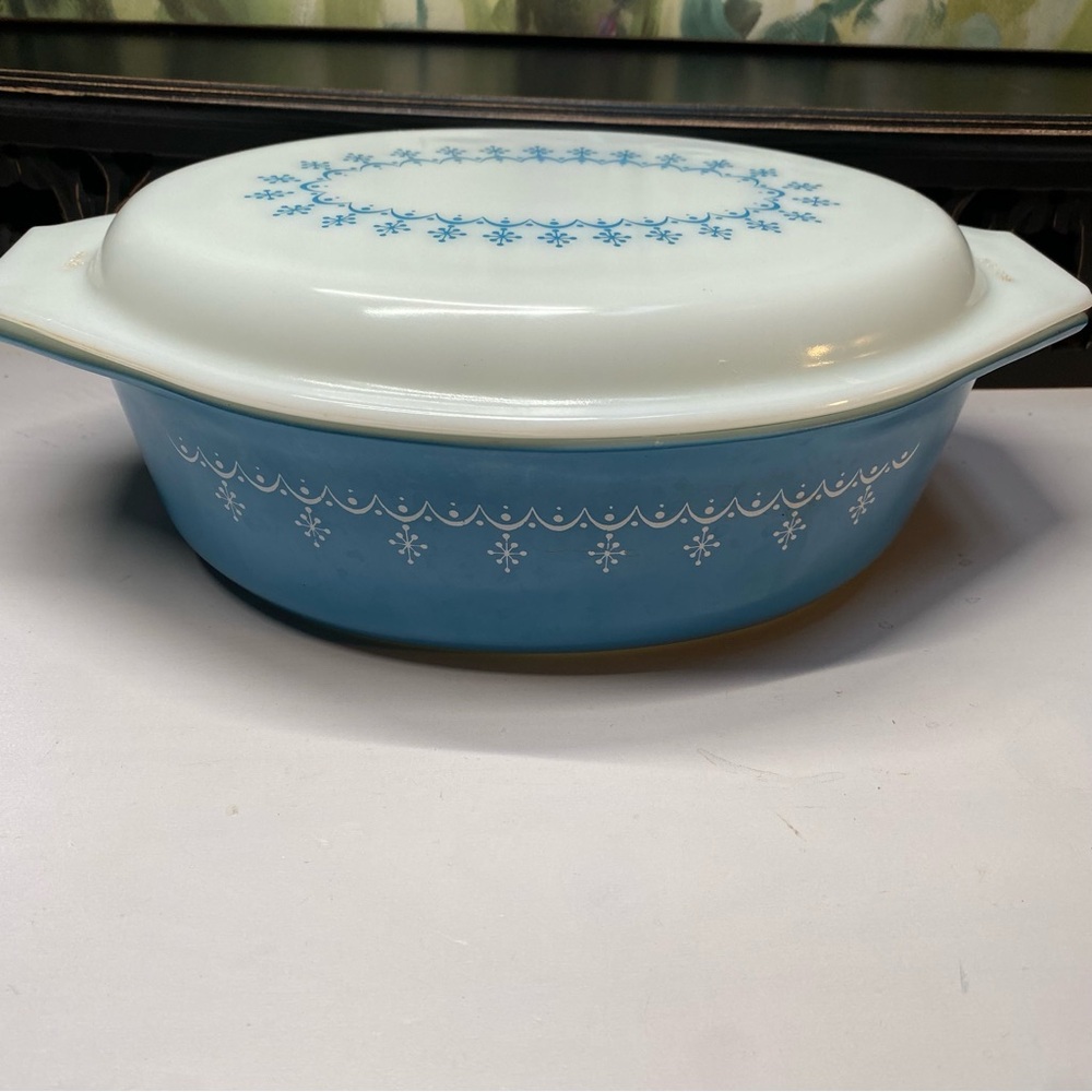 Vintage PYREX Snowflake Garland 2 1/2 quart - Picture 4 of 5